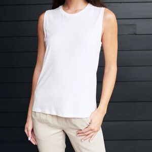 ✳️Quince cotton/Modal Tank top white Large